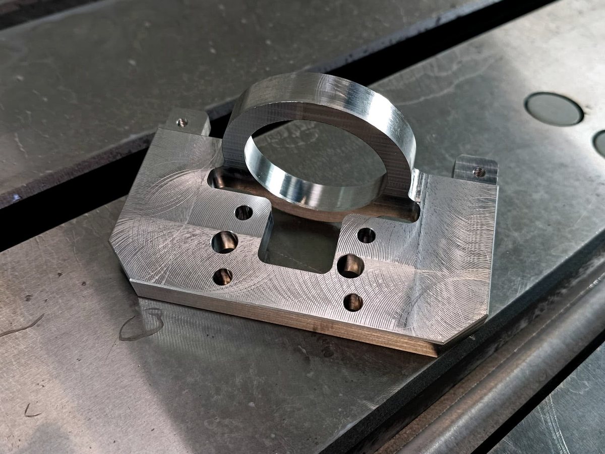 Soporte con alojamiento en F-113